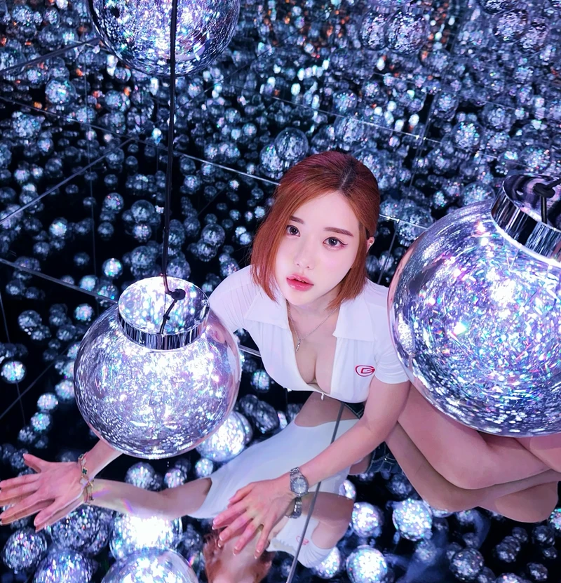 Hotgirl DJ Soda bikini trẻ trung với thần thái đầy nổi bật