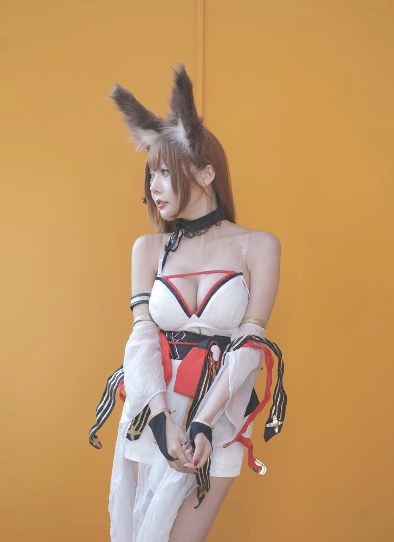 Nhân vật cosplay nữ vú bự tự tin với ngoại hình quyến rũ