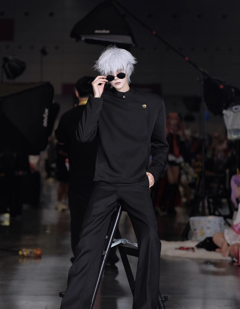 Tạo hình Gojo cosplay với phong cách riêng biệt