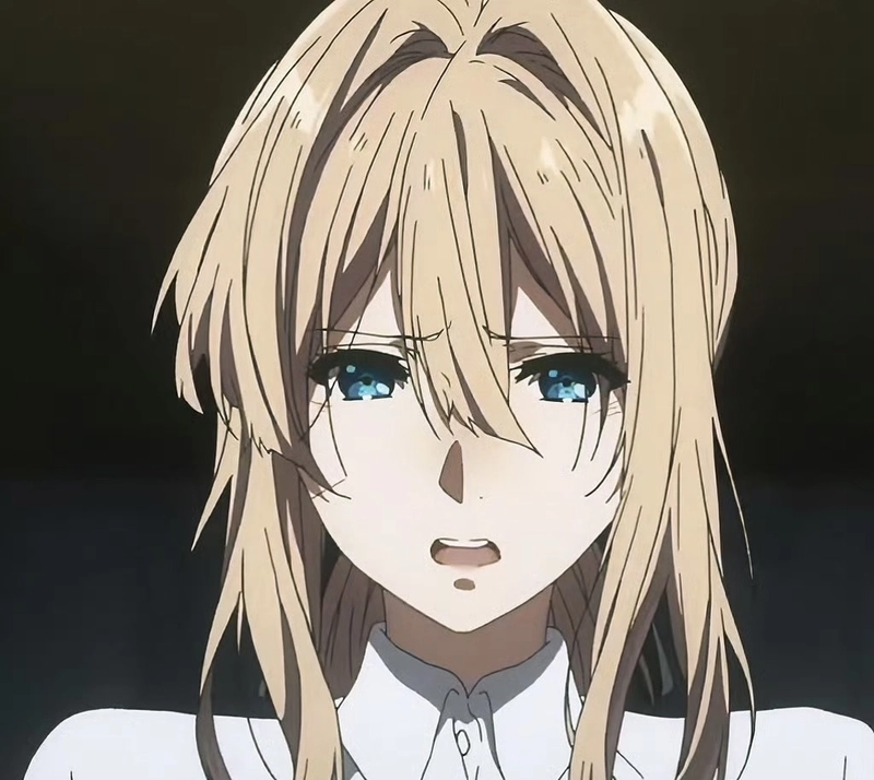 Violet Evergarden cầm bức thư chứa đựng lời yêu thương