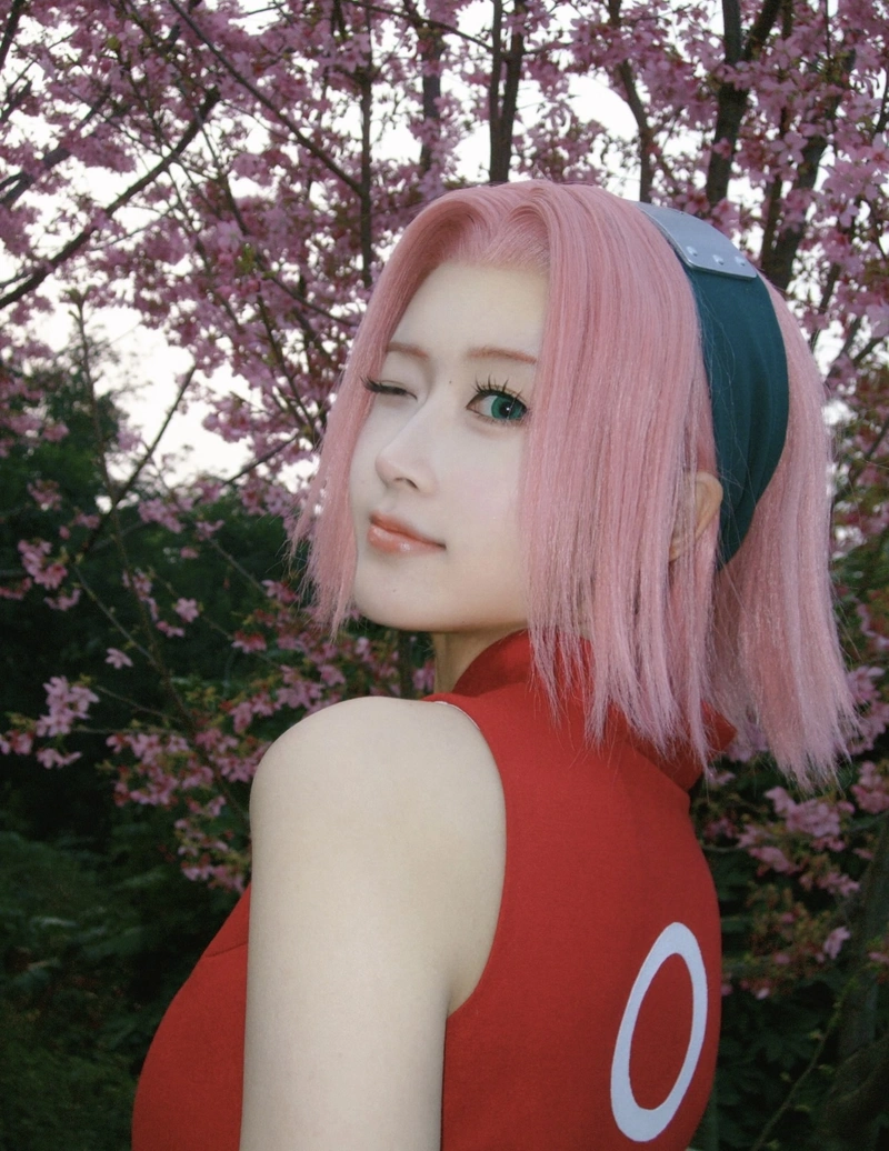 Ảnh cosplay Sakura Haruno với tạo hình nổi bật đầy sức hút