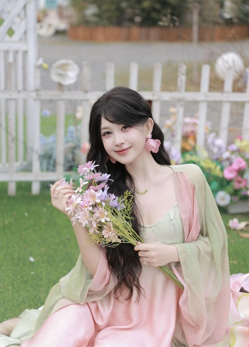 Ảnh gái xinh 18 tuổi dung nhan thanh nhã nổi bật