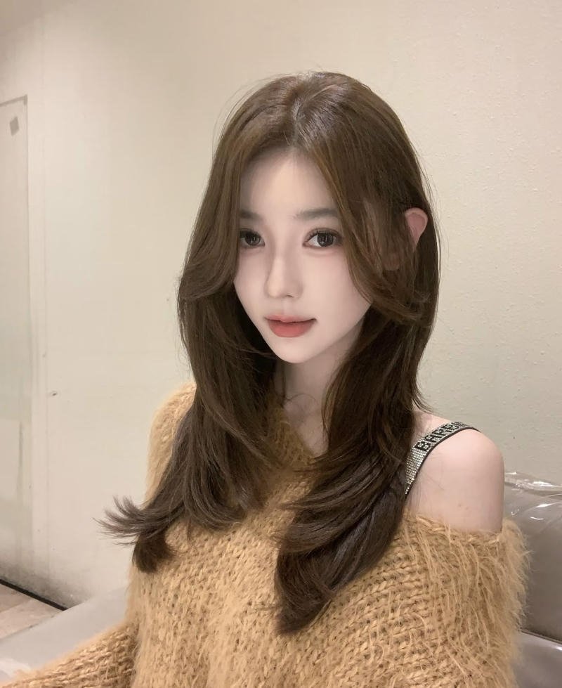 Ảnh gái xinh 2k7 với outfit cá tính mang hơi thở hiện đại
