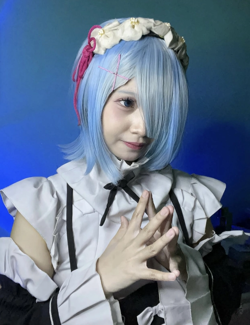 Ảnh gái xinh Rem cosplay chuẩn nguyên tác