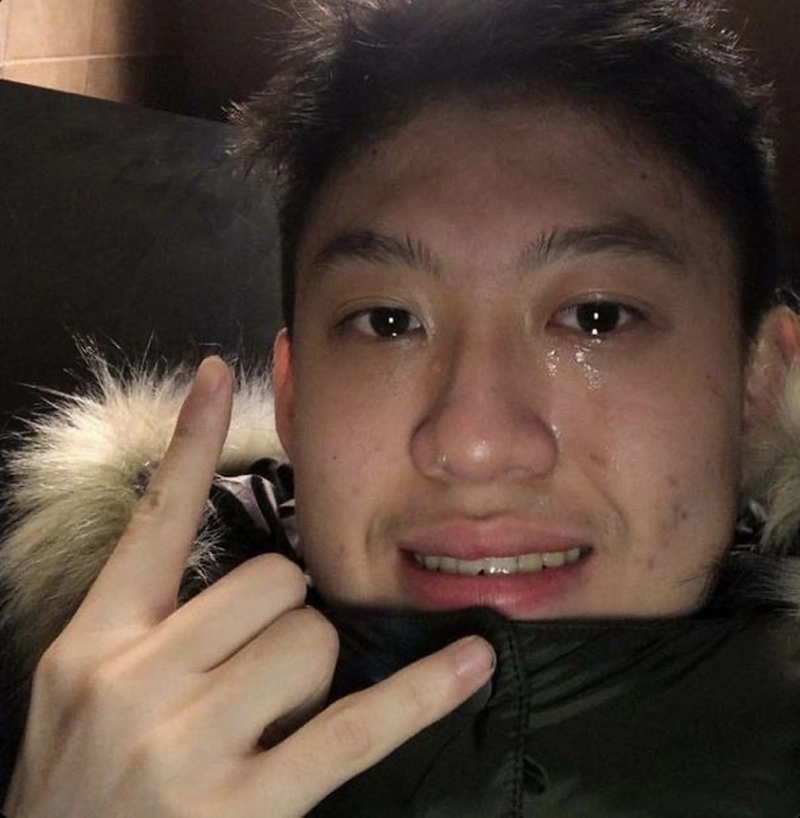 Ảnh meme tủi thân mang vẻ buồn bã nhưng dễ thương