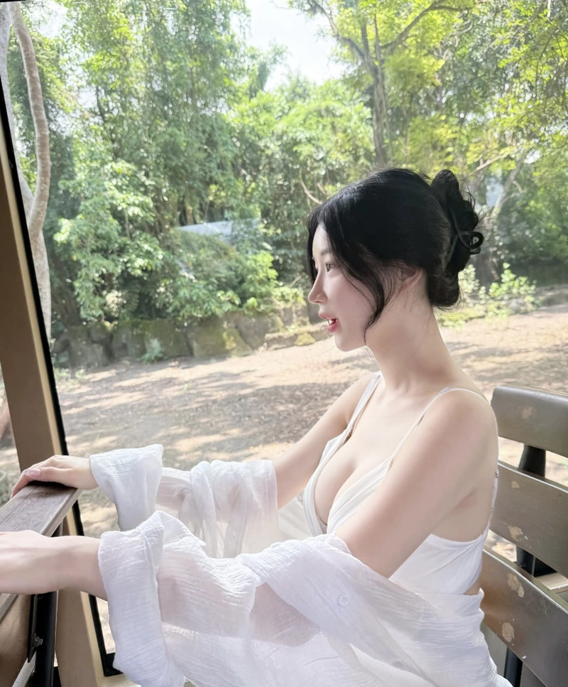 Ảnh seoul asuna bikini dưới ánh nắng