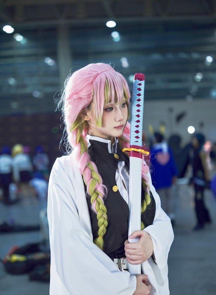 Bức ảnh mitsuri cosplay thần thái cuốn hút
