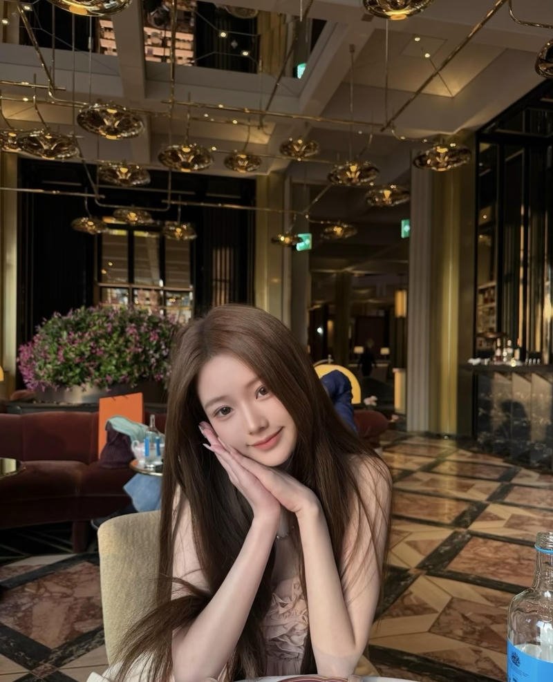 Bức gái xinh 2k8 mang thần thái ngọt ngào khó rời mắt