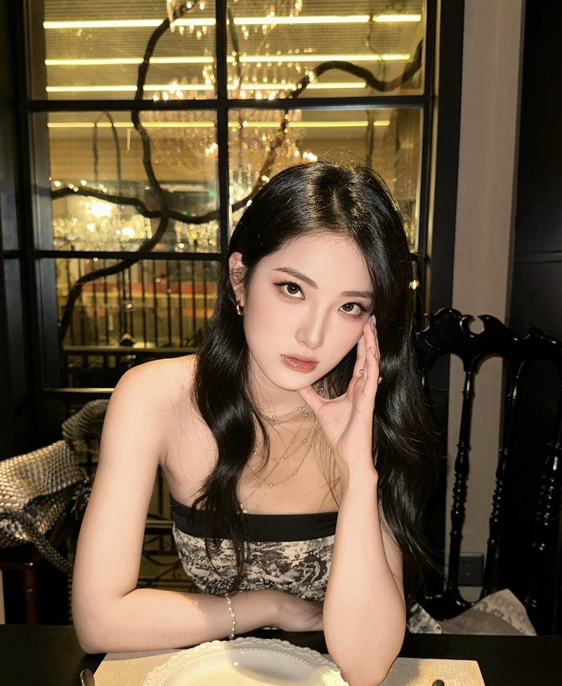 Bức gái xinh 9x mang vẻ đẹp đằm sâu