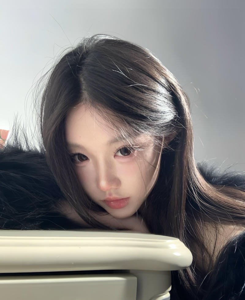 Bức gái xinh douyin mang phong cách trang điểm tự nhiên