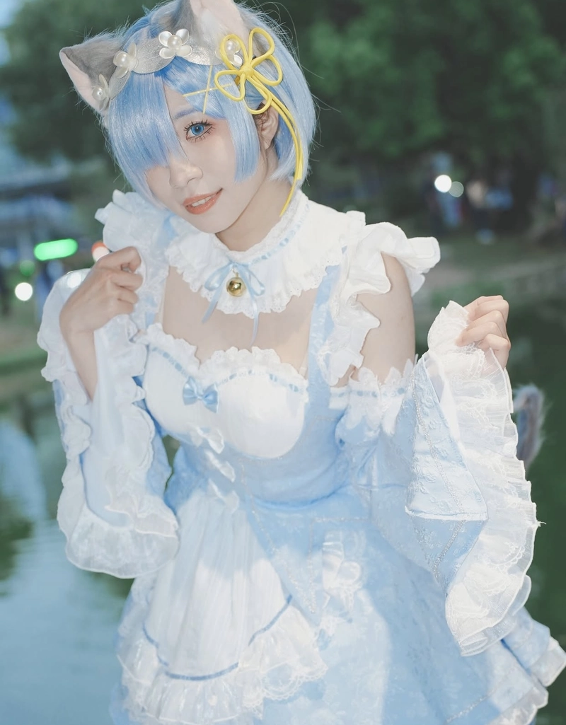 Cosplay Rem đẹp visual chuẩn nguyên tác