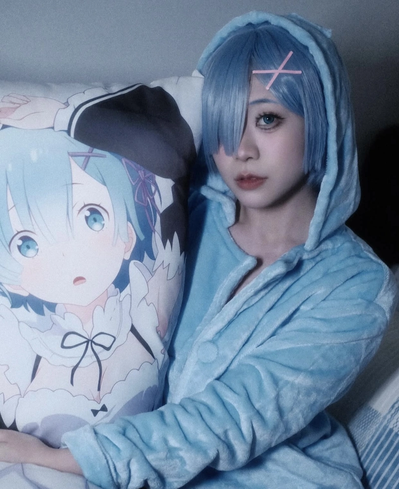 Cosplay Rem khiến fan anime thích thú