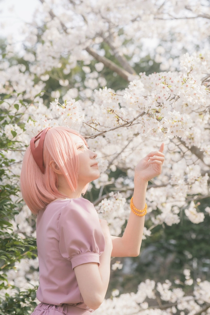 Cosplay Sakura Haruno mang thần thái mạnh mẽ và cuốn hút