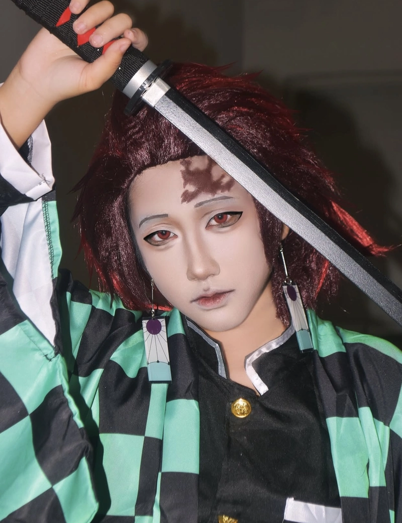 Cosplay Tanjiro mang phong cách kiếm sĩ