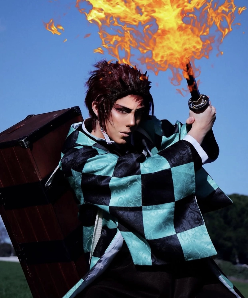 Cosplay Tanjiro tái hiện nhân vật anime nam
