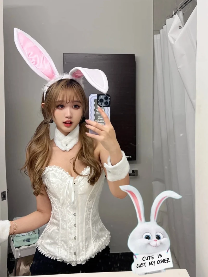 Cosplay thỏ gợi cảm gái xinh ngực đầy đặn