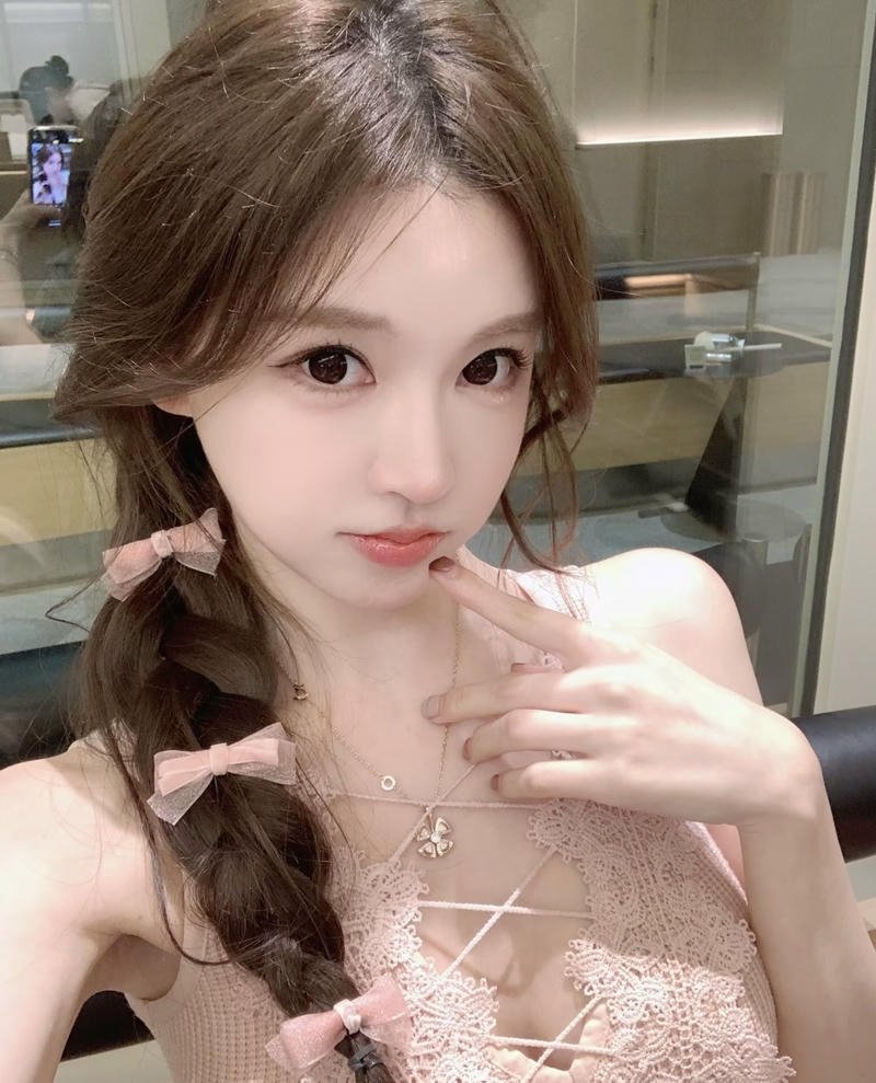 Đôi môi tươi tắn tạo điểm nhấn ảnh gái xinh 2k2