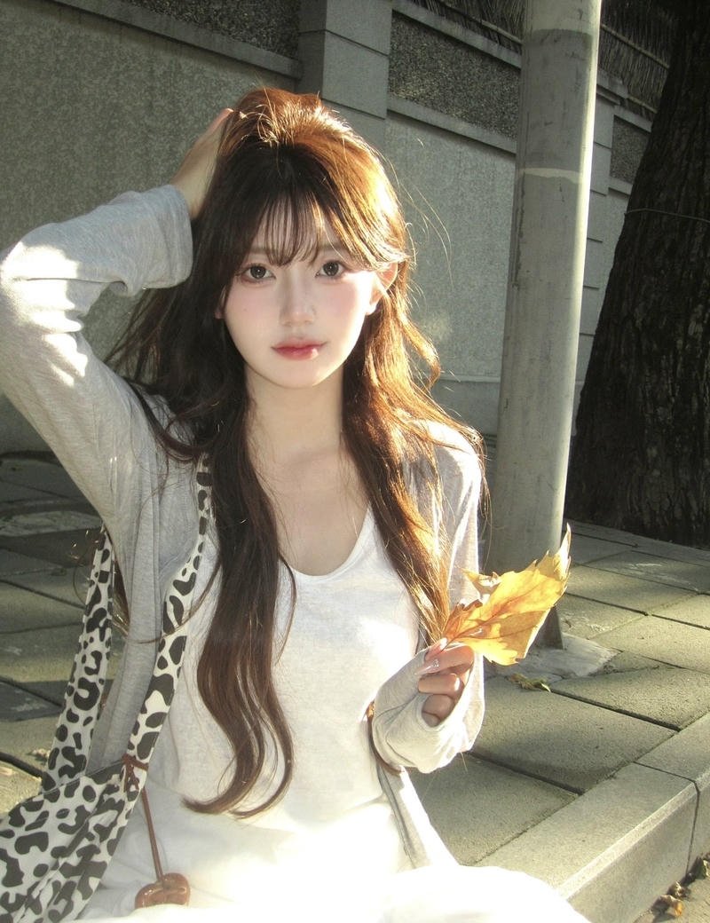 Đường nét gương mặt hài hòa của gái xinh 2k4