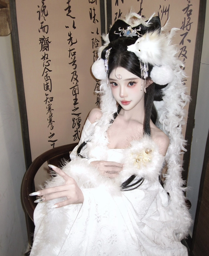 Gái đẹp cosplay cổ trang mang thần thái tiểu thư