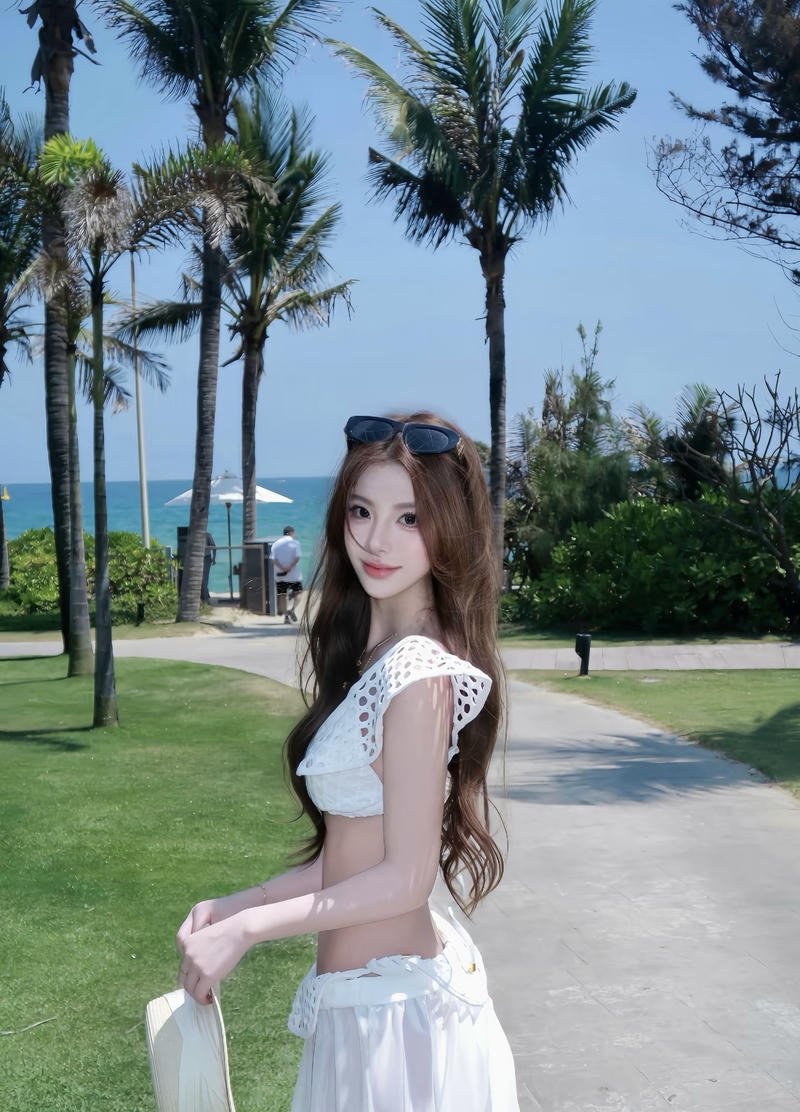 Gái xinh 2k7 thể hiện cá tính qua từng góc chụp