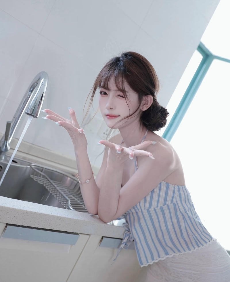 Gái xinh 2k9 gây chú ý nhờ nhan sắc tự nhiên