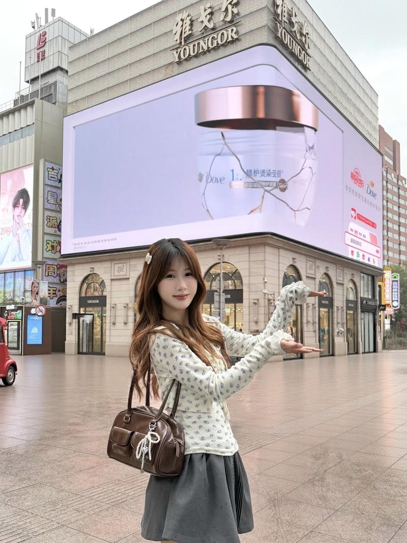 Gái xinh 2k9 nổi bật với nhan sắc trong sáng