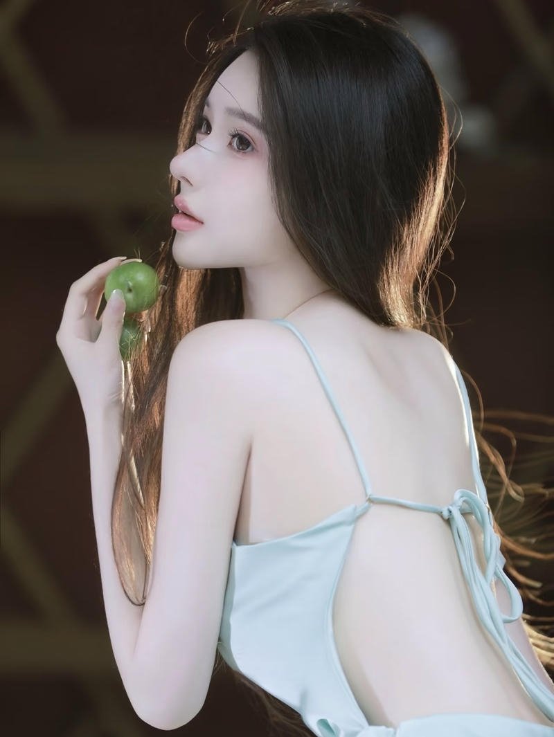 Góc nghiêng dịu dàng nổi bật của gái xinh 2k4