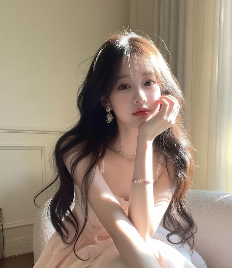 Góc nhìn cận thể hiện rõ đường nét ảnh gái xinh 2k2