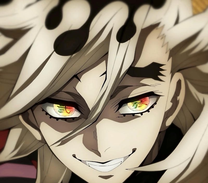 Gương mặt Douma anime nổi bật với nụ cười nhẹ