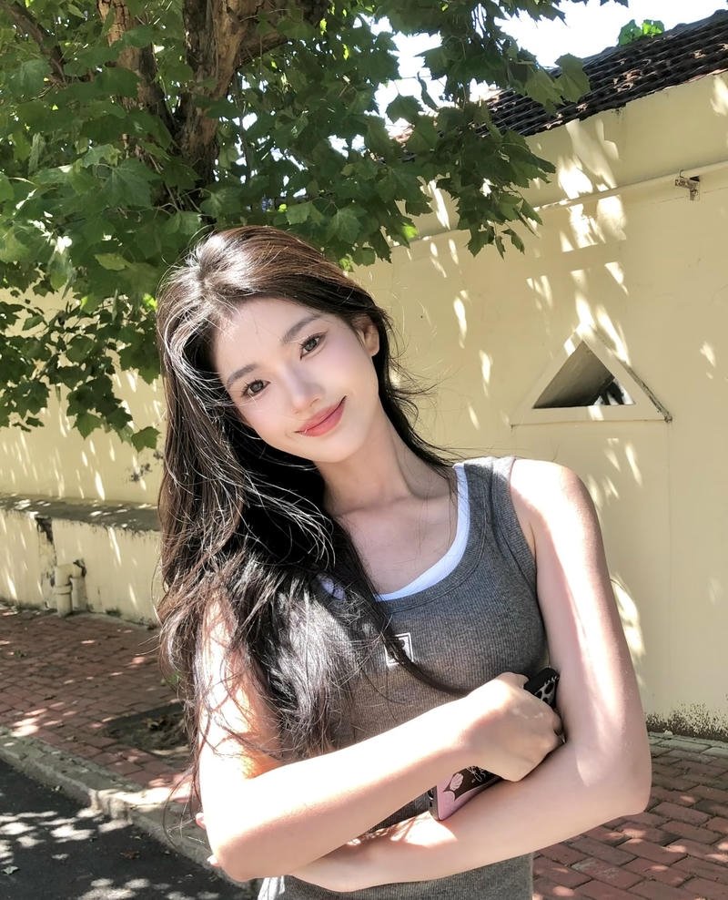 Gương mặt hài hòa của gái xinh 2k5