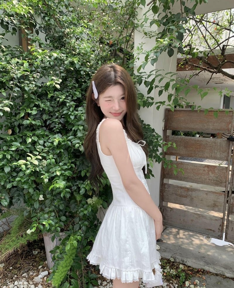 Gương mặt sáng sủa mang nét duyên của gái xinh 2k4