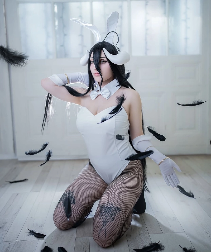 Hình Albedo cosplay mang phong cách huyền ảo