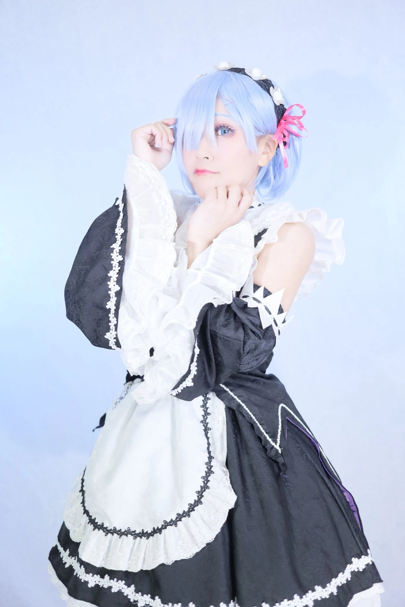 Hình Rem cosplay với tạo hình xanh dương nổi bật