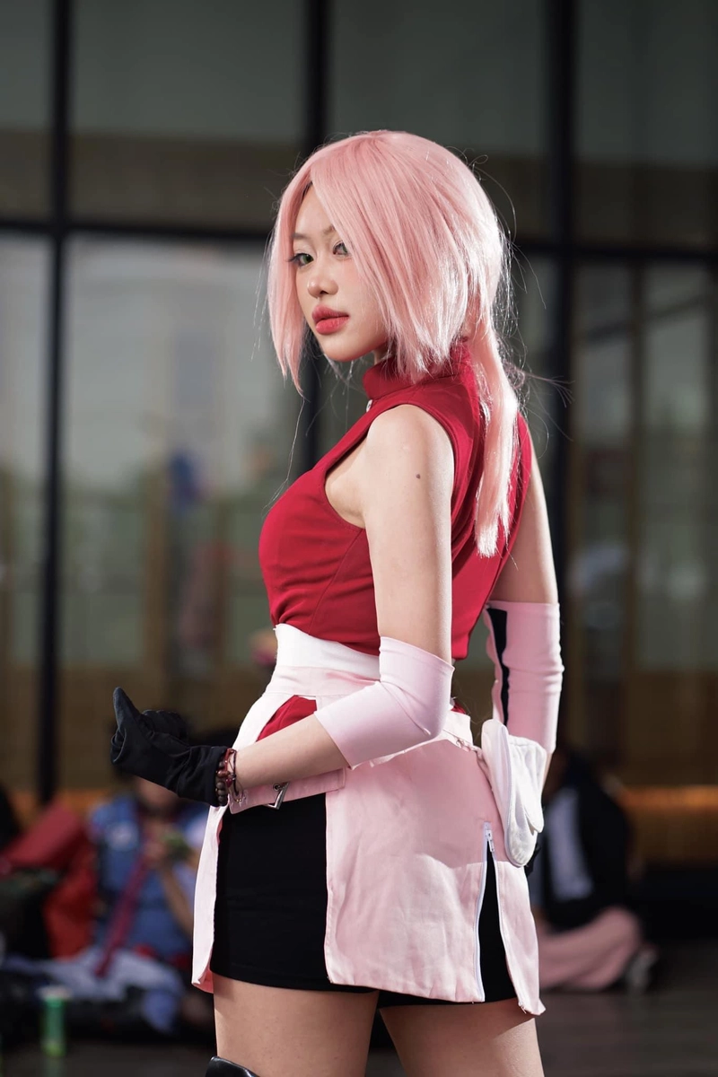 Hình Sakura Haruno cosplay nổi bật cùng tạo hình đặc trưng