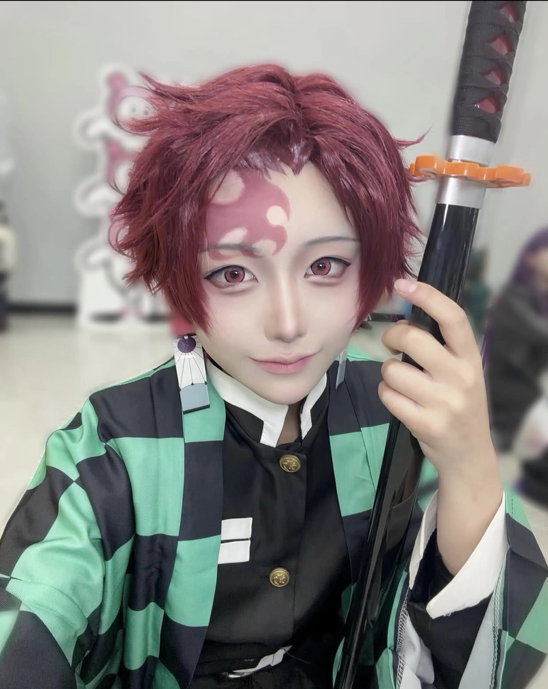 Hình Tanjiro cosplay mang thần thái kiên cường