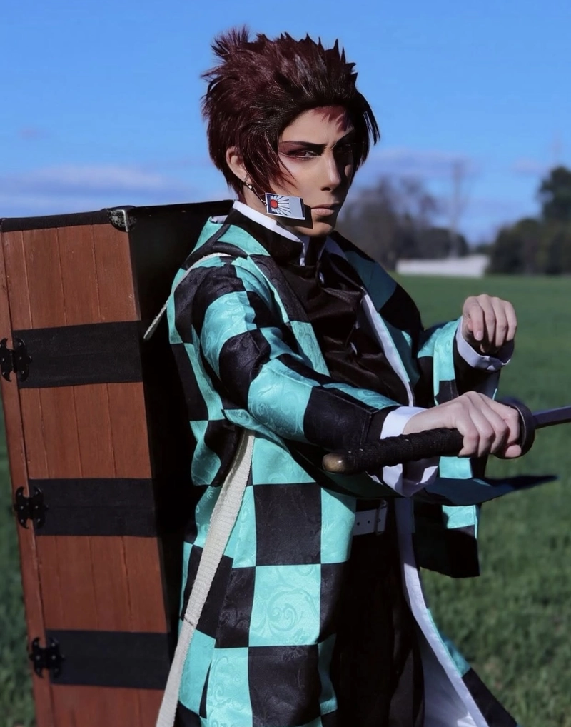Hình Tanjiro cosplay phong cách Thanh Gươm Diệt Quỷ