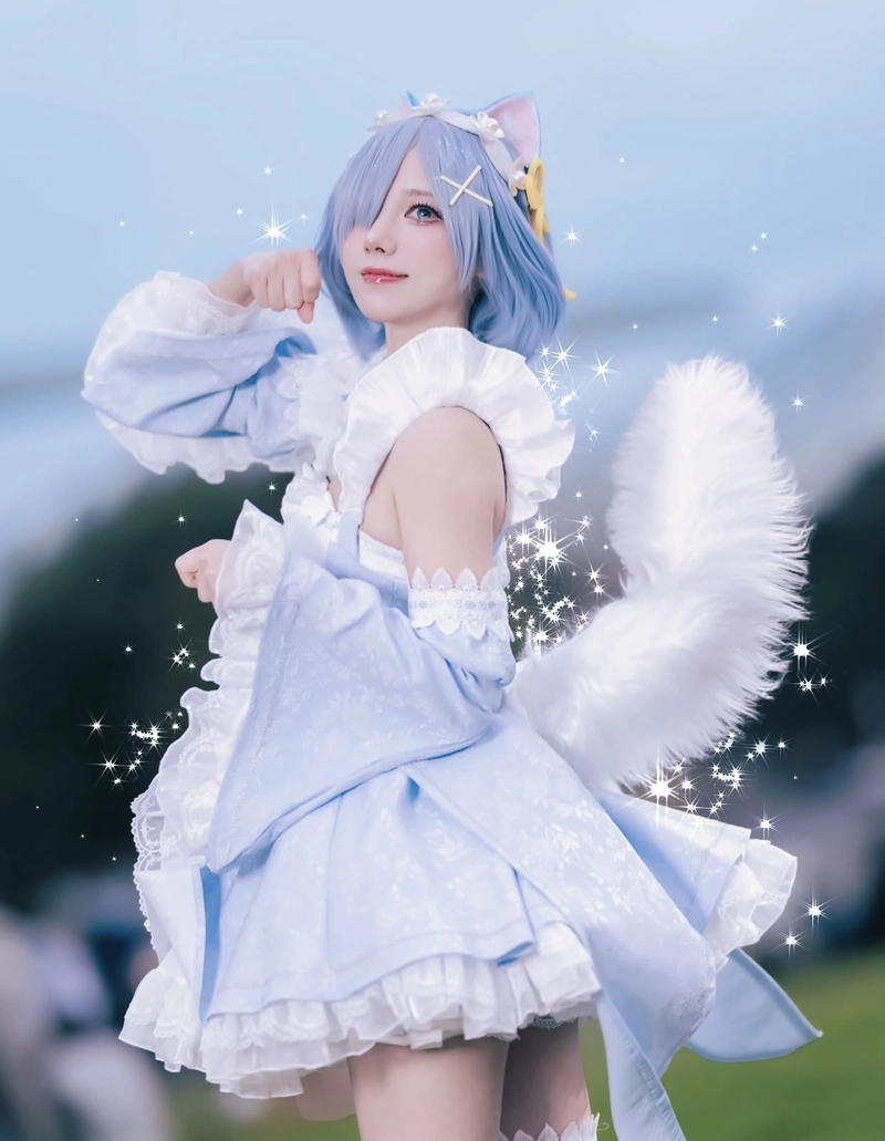 Hình ảnh Rem cosplay khiến người xem không rời mắt