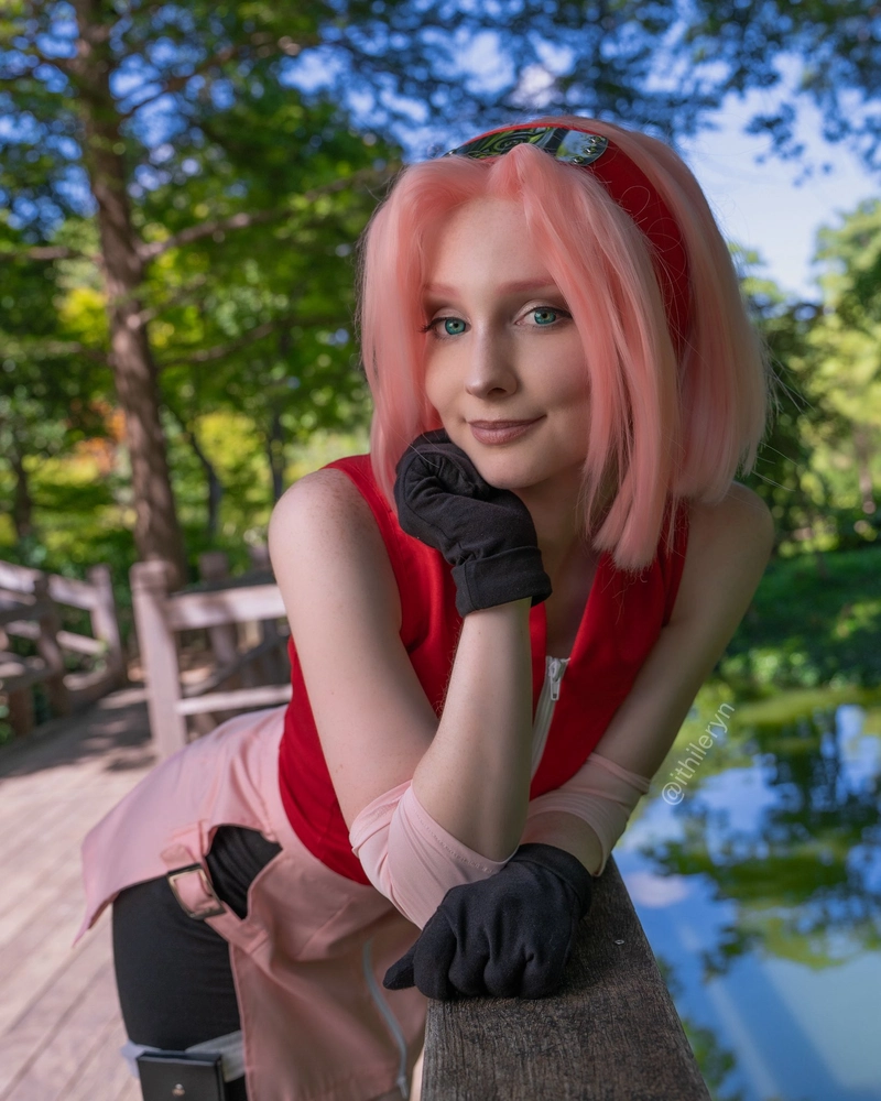 Hình ảnh Sakura Haruno cosplay được cộng đồng anime yêu thích
