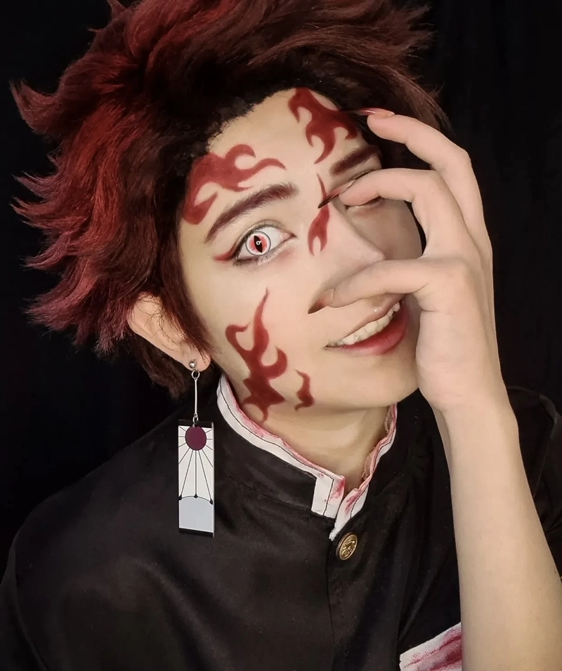 Hình ảnh Tanjiro cosplay tái hiện nhân vật sống động