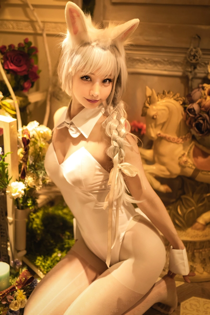 Hình ảnh gái xinh cosplay thỏ cổ điển