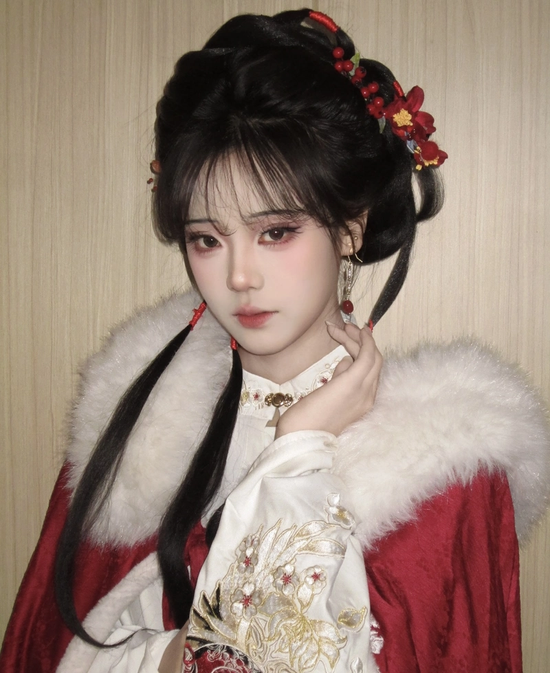 Hình cosplay cổ trang sở hữu khí chất thanh nhã nhẹ nhàng