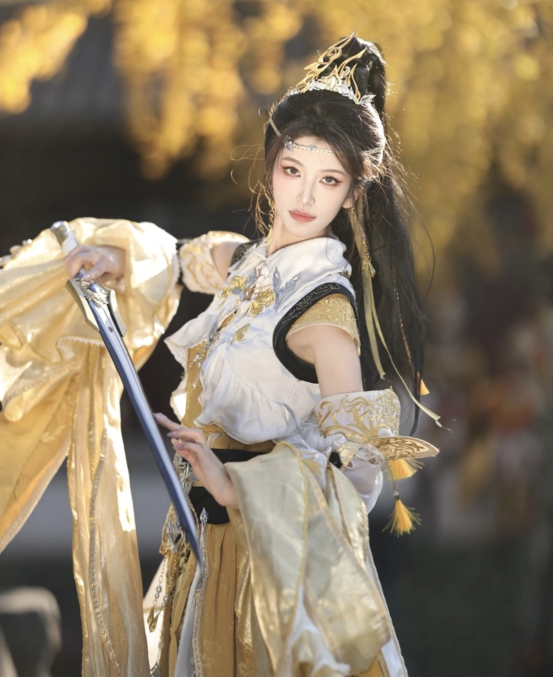 Hình cosplay cổ trang với tạo hình đẹp tựa tranh vẽ