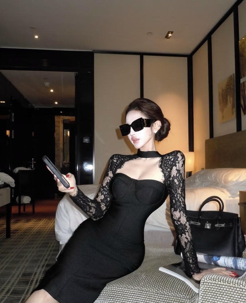 Hình gái xinh 18 tuổi mang thần hình trong sáng