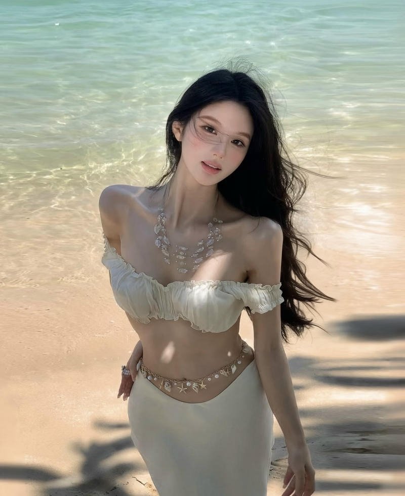 Hình gái xinh 2k8 khoe gương mặt thanh tú rất nổi bật