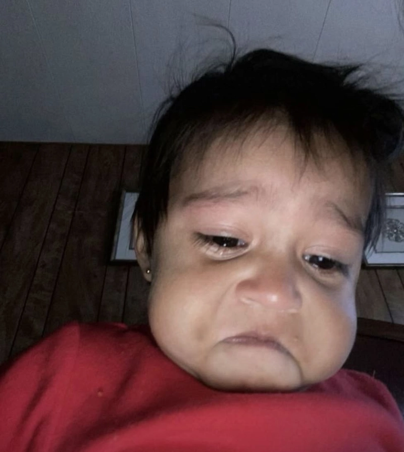 Hình meme tủi thân thể hiện cảm giác bị ngó lơ