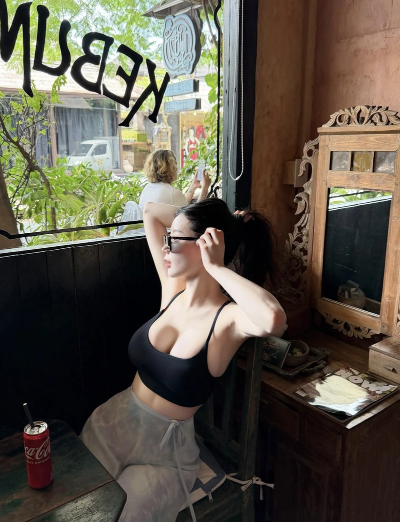 Hình seoul asuna bikini đen sang chảnh