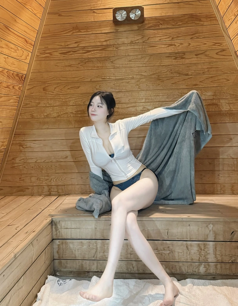 Hot girl seoul asuna bikini tắm xông hơi