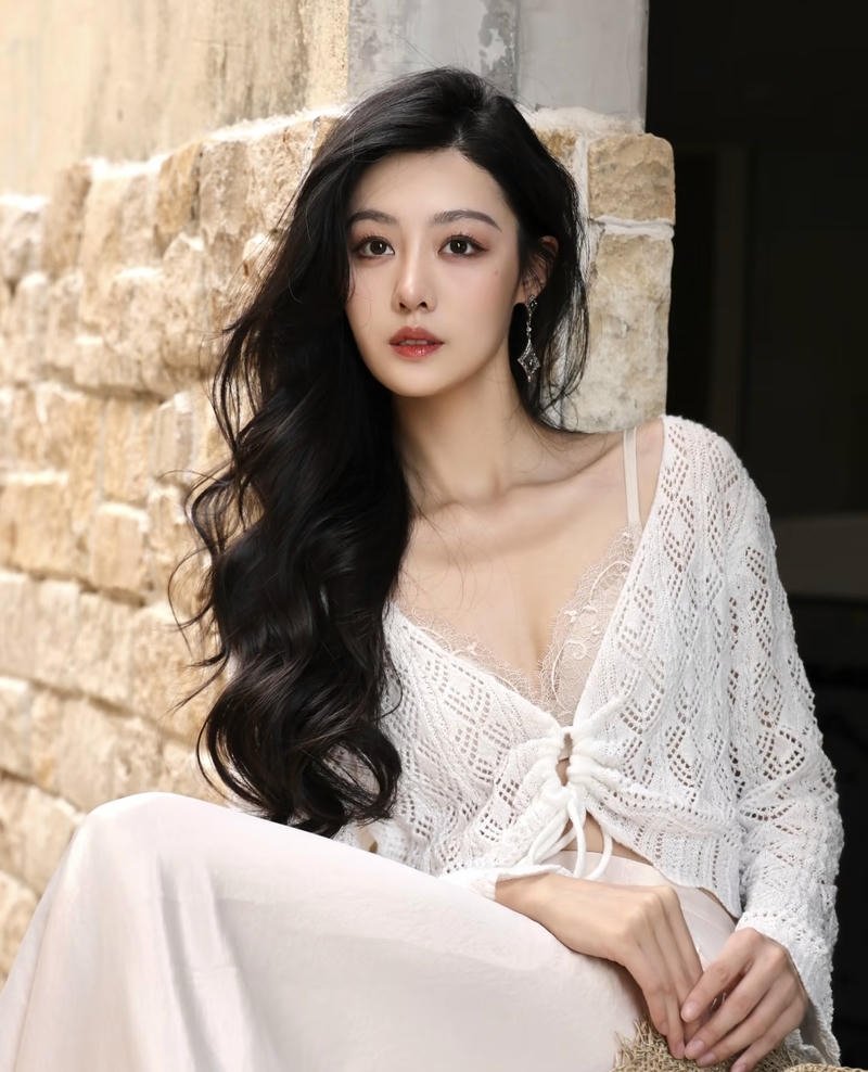 Làn da mịn màng giúp ảnh gái xinh 2k2 thêm nổi bật