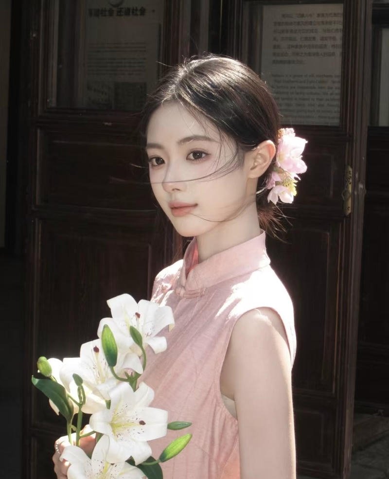 Làn da sáng mịn tự nhiên của gái xinh 2k5