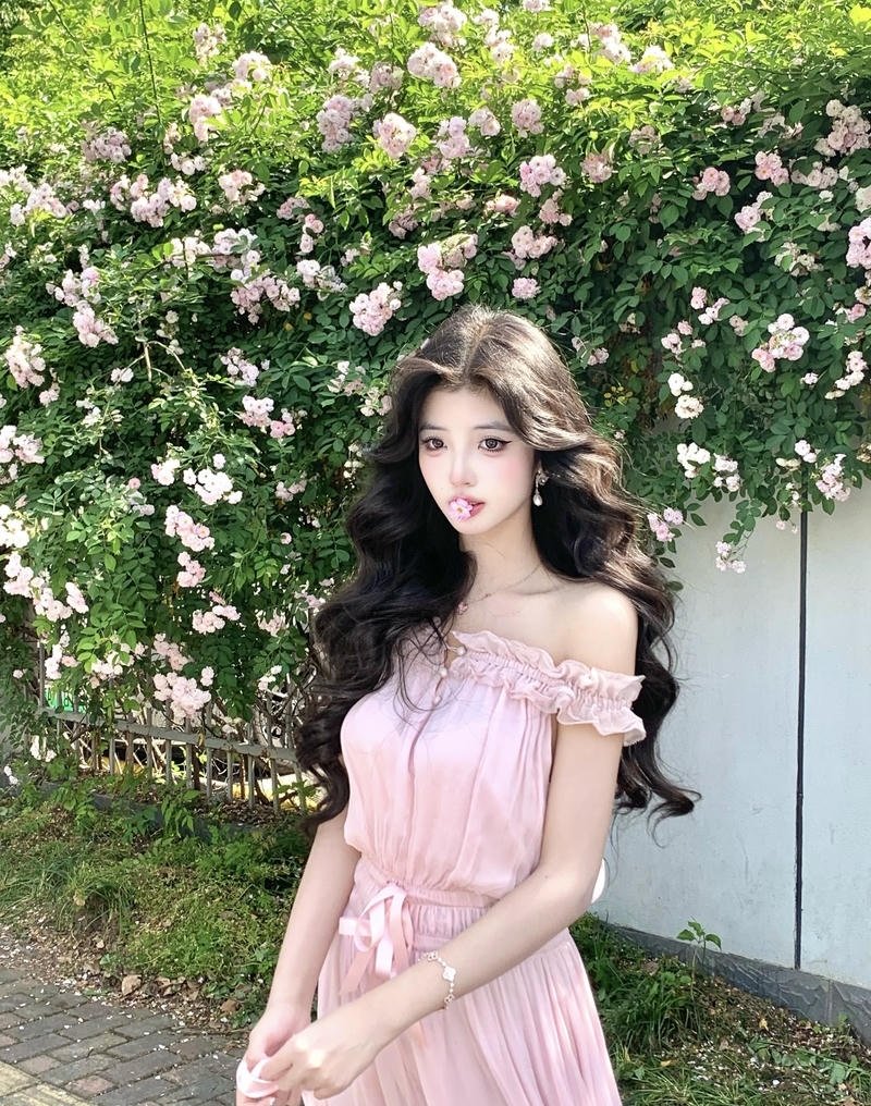 Làn da tươi sáng thể hiện rõ trong ảnh gái xinh 2k2